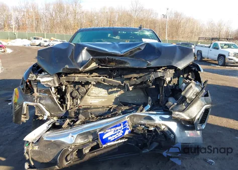 2022 GMC Sierra 1500 Limited 4Wd Short Box Slt z USA, uszkodzony, nr VIN 1GTU9DET1NZ166239